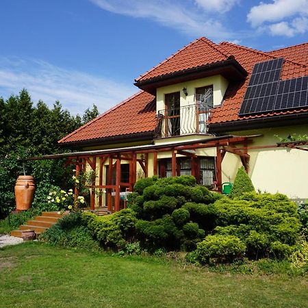 Comfortable House With Garden Manki Экстерьер фото